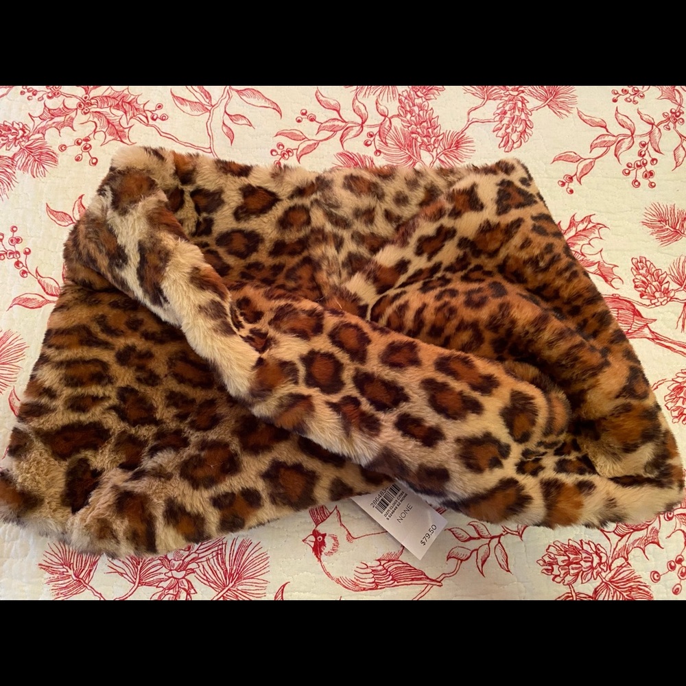 Faux fur leopard cozy neck wrap Ann Taylor NWT